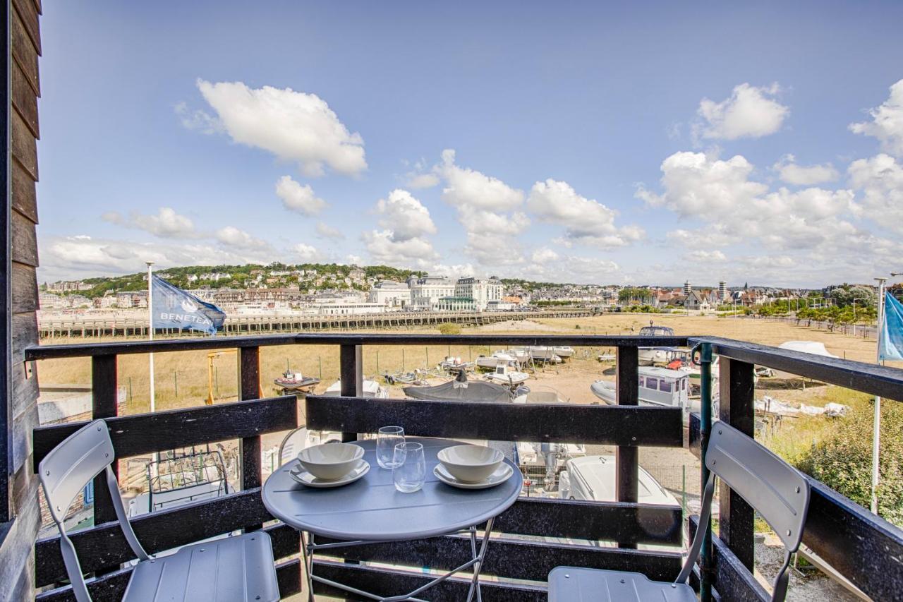 La Rev'Rie - Vue Sur Mer Avec Balcon Deauville Exteriör bild
